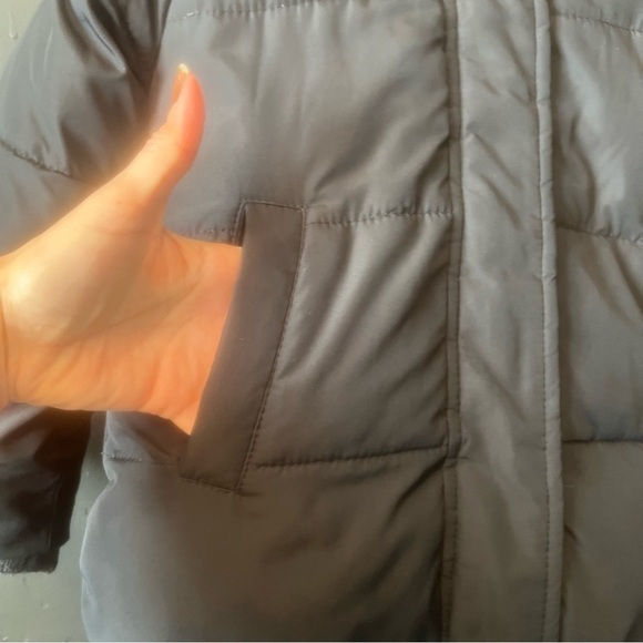 Abercrombie Kids girls jacket size: 5/6 color: black/ white - Picture 5 of 8